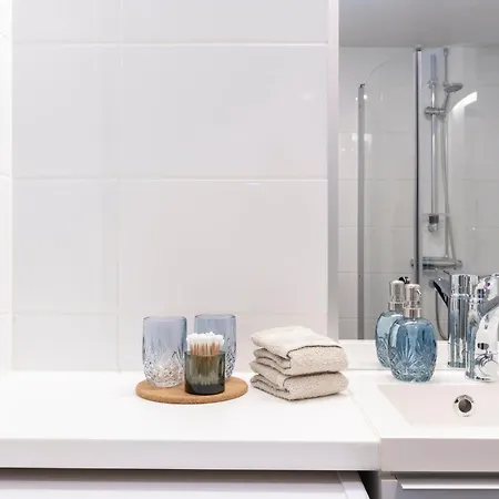 Apartamento #babyblue Diamond - Free Parking, Air Conditioning, Wi-fi, Aino Areena 300m Järvenpää